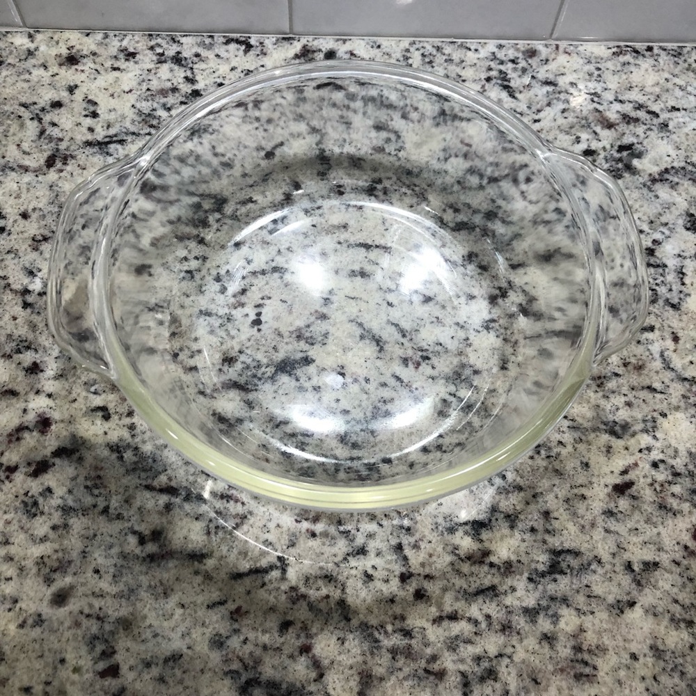vintage glass Fire King 1.5 quart casserole baking dish